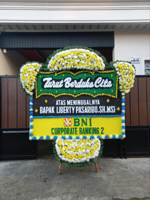 Papan Bunga Duka di Daha Barat