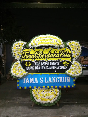 Papan Bunga Duka di Daha Barat