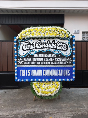 Papan Bunga Duka di Daha Barat